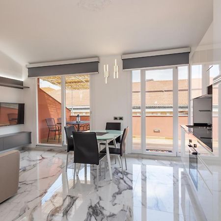 Casa Vacanza " La Rosa " Imperia Liguria Buitenkant foto