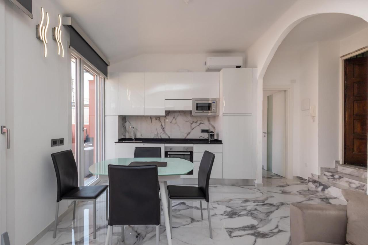 Casa Vacanza " La Rosa " Imperia Liguria Buitenkant foto