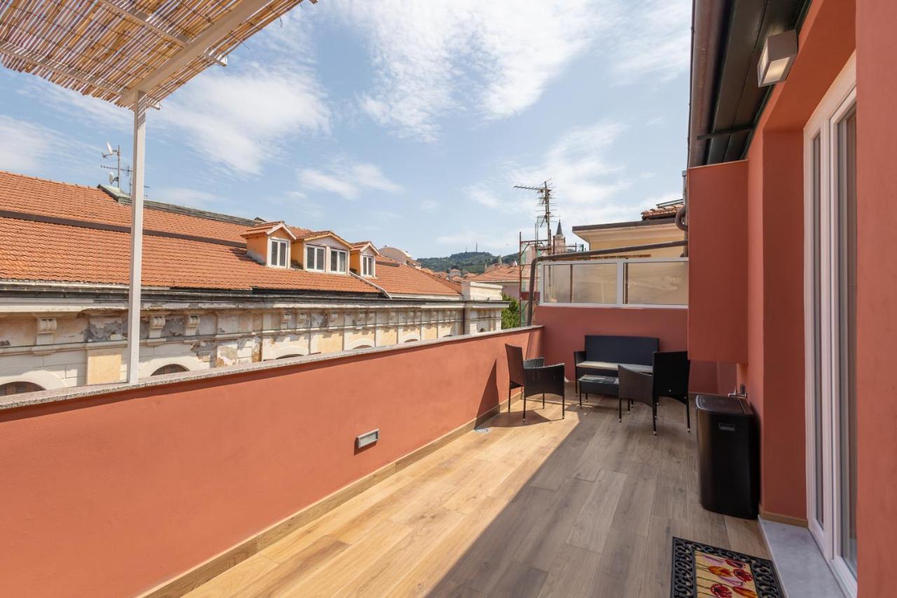 Casa Vacanza " La Rosa " Imperia Liguria Buitenkant foto