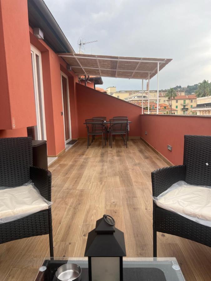 Casa Vacanza " La Rosa " Imperia Liguria Buitenkant foto