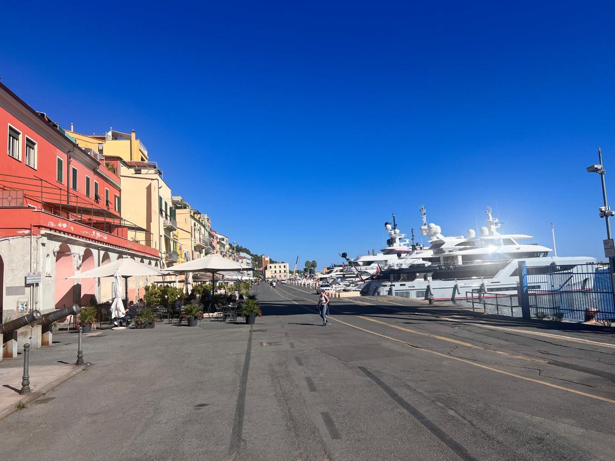 Casa Vacanza " La Rosa " Imperia Liguria Buitenkant foto