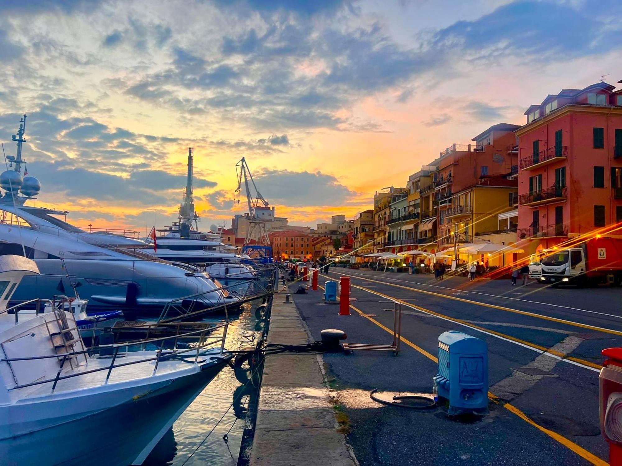 Casa Vacanza " La Rosa " Imperia Liguria Buitenkant foto